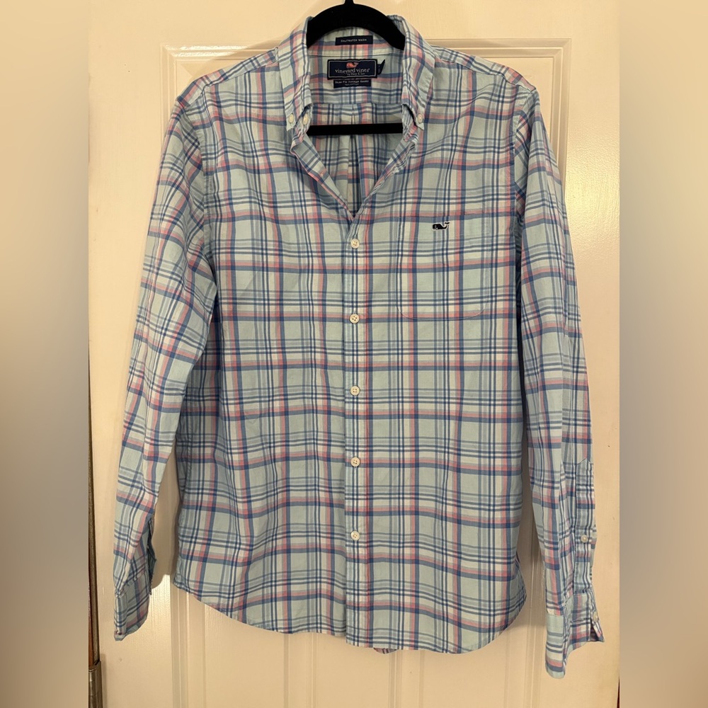 Vineyard Vines size M slim fit Tucker shirt